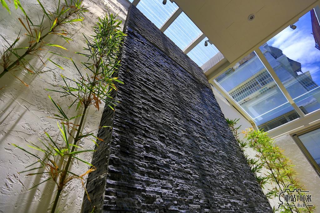 車站100M民宿丨電梯附停車場 Hualien City Exterior foto